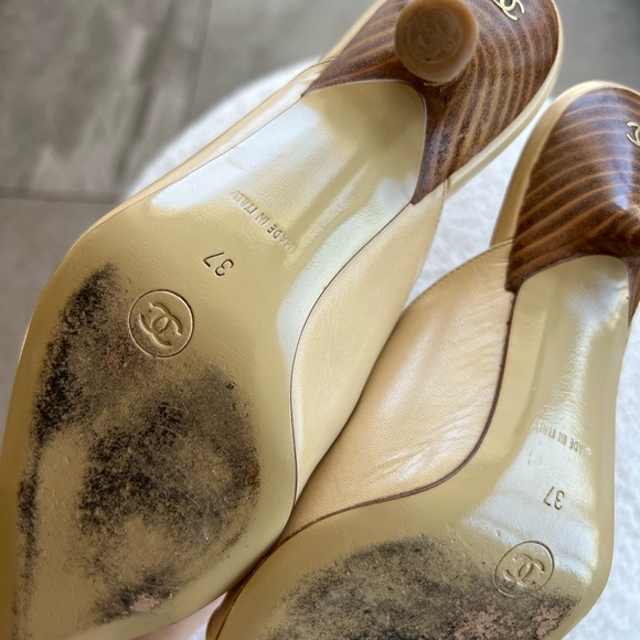 Vintage Chanel CC Beige Leather Bow Mule Heels - Picture 14 of 15